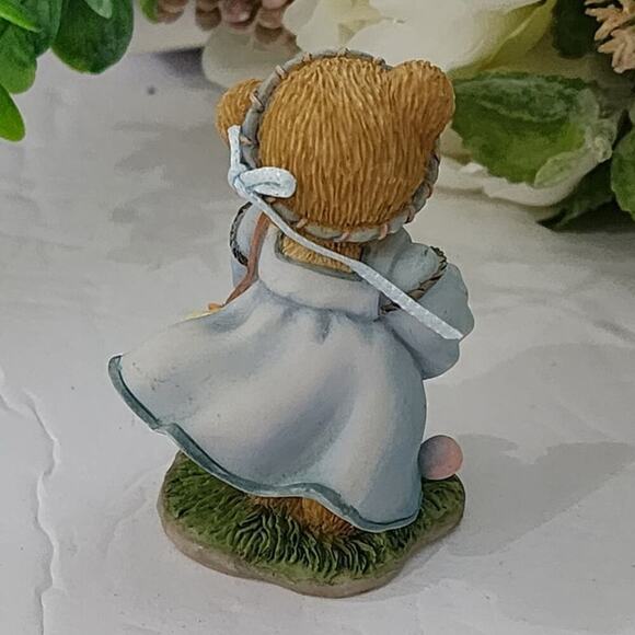 Cherished Teddies - "Maid Marian" with basket of flowers Figurine Avon exclusive - Picture 4 of 5